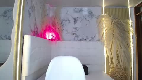 Bruja SCarlata online show from December 19, 2025, 11:17 am