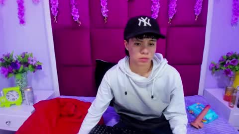 Snapshot of bruno_cruz chatting on October 8, 2025, 2:31 am Bruno Cruz online show from October 8, 2025, 2:31 am