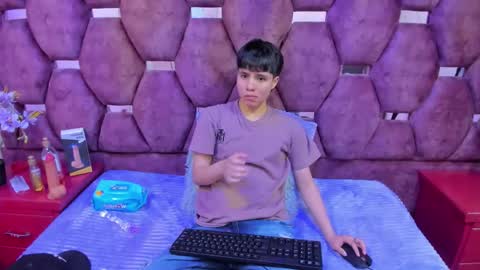 Snapshot of bruno_cruz chatting on October 22, 2025, 2:23 am Bruno Cruz online show from October 22, 2025, 2:23 am