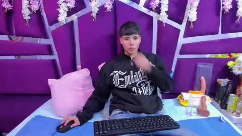 Snapshot of bruno_cruz chatting on November 23, 2025, 2:22 am Bruno Cruz online show from November 23, 2025, 2:22 am