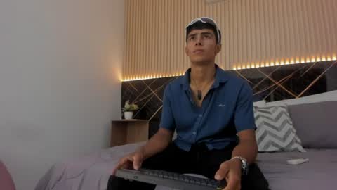 Snapshot of bruno_fox_ chatting on June 11, 2026, 8:18 pm Bruno online show from June 11, 2026, 8:18 pm