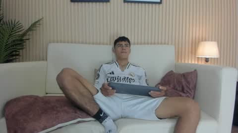Snapshot of bruno_fox_ chatting on July 9, 2026, 8:02 pm Bruno online show from July 9, 2026, 8:02 pm