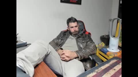 Snapshot of brutalmaster1983 chatting on November 6, 2025, 7:15 pm BRUTALMASTER1983 online show from November 6, 2025, 7:15 pm