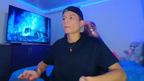 BRYAM INDEPENDENT MODEL online show from January 6, 2025, 1:53 am