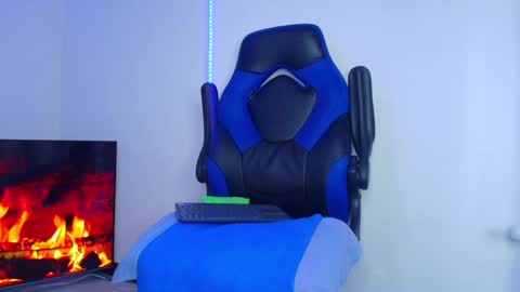 BRYAM INDEPENDENT MODEL online show from January 29, 2025, 5:51 am