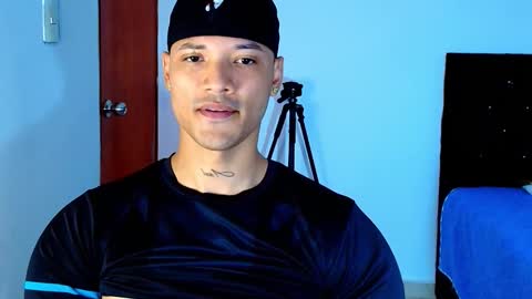 Snapshot of bryan_boy_ chatting on October 8, 2025, 11:35 pm bryan online show from October 8, 2025, 11:35 pm