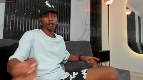 Snapshot of bryxxxon1 chatting on December 7, 2024, 3:08 pm Bryxon online show from December 7, 2024, 3:08 pm