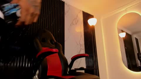 Snapshot of bryxxxon1 chatting on February 23, 2025, 3:56 am Bryxon online show from February 23, 2025, 3:56 am