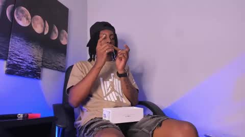 Snapshot of bryxxxon1 chatting on October 4, 2025, 4:16 pm Bryxon online show from October 4, 2025, 4:16 pm