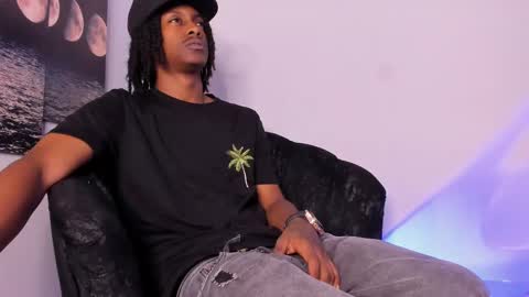 Snapshot of bryxxxon1 chatting on October 5, 2025, 4:49 pm Bryxon online show from October 5, 2025, 4:49 pm