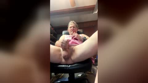 Snapshot of bshomey chatting on December 5, 2025, 12:36 pm bshomey online show from December 5, 2025, 12:36 pm