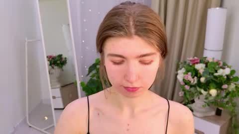 bubble_kiss online show from May 1, 2026, 1:59 pm