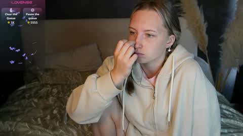 Sabrina  online show from October 12, 2025, 4:11 am