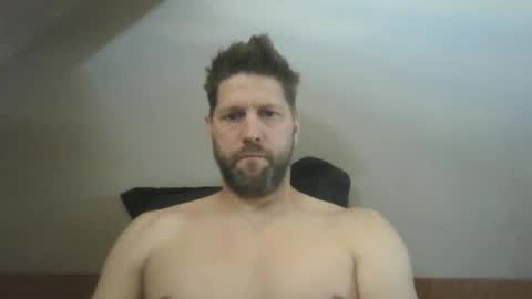 bubblebee1982 online show from June 14, 2026, 3:47 pm