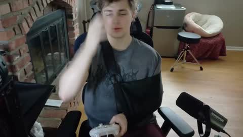 BubblebuttBdn online show from April 22, 2026, 7:04 pm