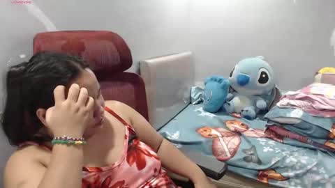 Snapshot of bubblebuttpinay chatting on May 6, 2026, 6:35 pm Sunshine online show from May 6, 2026, 6:35 pm