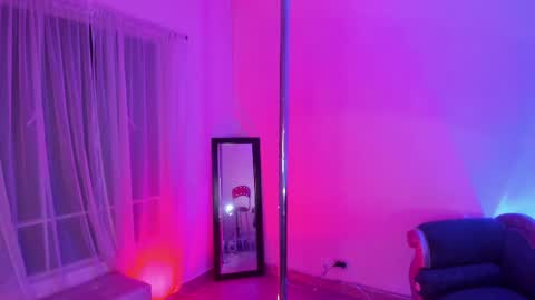 Snapshot of bubblewhite_ chatting on February 11, 2025, 2:24 pm BubbleJereth online show from February 11, 2025, 2:24 pm