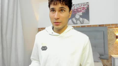 Snapshot of buddy_whitte chatting on February 1, 2025, 11:21 am Buddy Whitte online show from February 1, 2025, 11:21 am