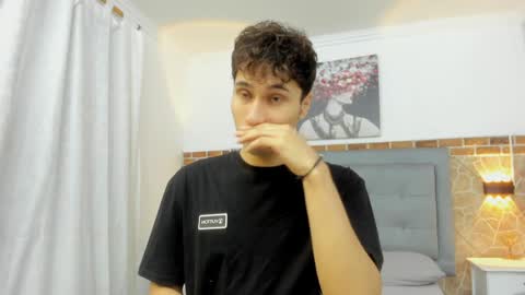 Snapshot of buddy_whitte chatting on February 5, 2025, 11:23 am Buddy Whitte online show from February 5, 2025, 11:23 am