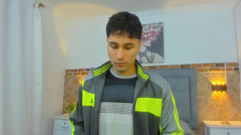 Snapshot of buddy_whitte chatting on February 14, 2025, 11:21 am Buddy Whitte online show from February 14, 2025, 11:21 am