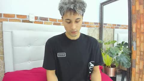 Snapshot of buddy_whitte chatting on September 19, 2025, 12:28 pm Buddy Whitte online show from September 19, 2025, 12:28 pm