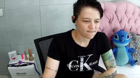 bug2025 online show from December 3, 2025, 2:19 am