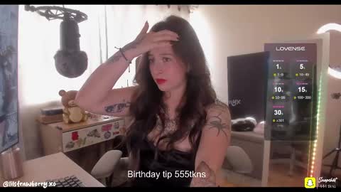 Snapshot of bun_nyx chatting on May 19, 2026, 9:32 pm online show from May 19, 2026, 9:32 pm