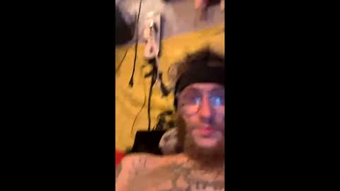 Snapshot of bunniandcryme chatting on November 26, 2025, 8:59 am bunniandcryme online show from November 26, 2025, 8:59 am