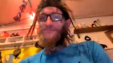 Snapshot of bunniandcryme chatting on December 15, 2025, 3:33 am bunniandcryme online show from December 15, 2025, 3:33 am