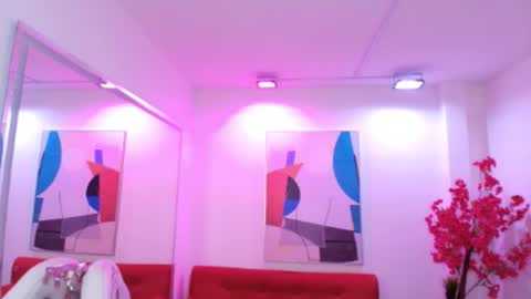 Bunnie online show from December 17, 2025, 1:06 pm