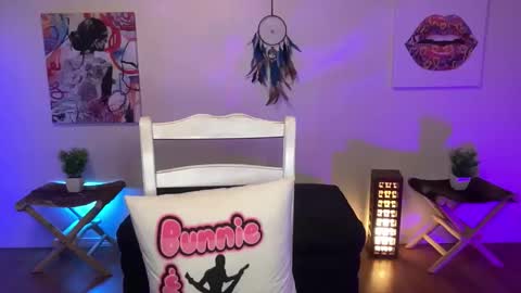 Snapshot of bunnieandthedude chatting on June 1, 2026, 12:40 pm BUNNIE and THE DUDE TheLebowskis online show from June 1, 2026, 12:40 pm