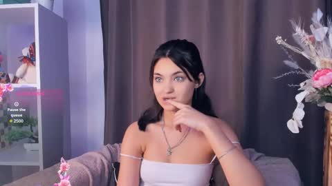 Snapshot of bunny_nova chatting on November 23, 2025, 8:03 am Aria online show from November 23, 2025, 8:03 am