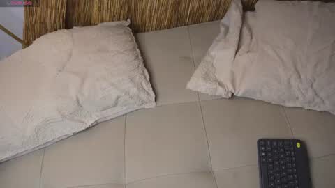Snapshot of bunnycute_shy chatting on June 10, 2026, 12:37 pm 30 Off online show from June 10, 2026, 12:37 pm