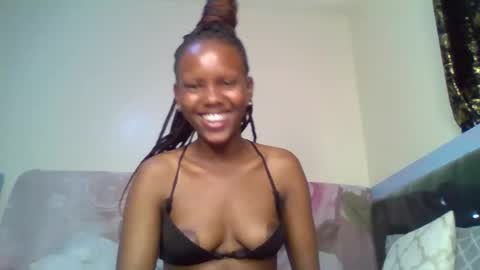 bunnydiva_ online show from November 19, 2025, 11:32 am
