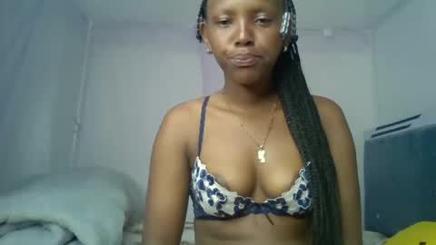 bunnydiva_ online show from May 6, 2026, 6:52 am