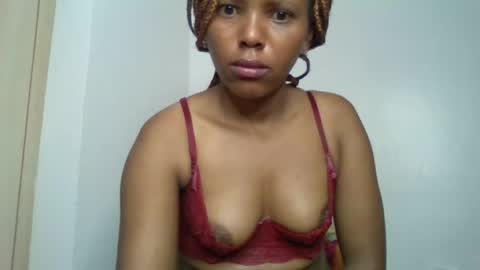 Snapshot of bunnydiva_ chatting on July 23, 2026, 12:35 am bunnydiva_ online show from July 23, 2026, 12:35 am