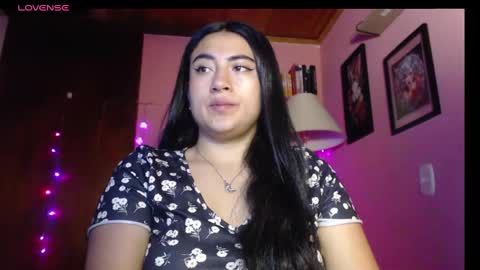 bunnyEmilyR0s33 online show from December 10, 2024, 7:58 am