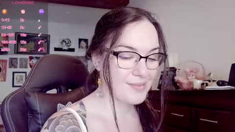 bunnynextdoor online show from April 7, 2026, 10:09 pm
