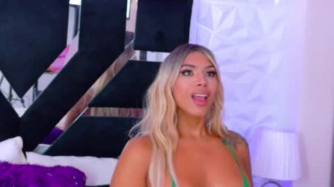 Snapshot of bunnynicolle chatting on January 9, 2025, 7:40 pm ONLYFANS online show from January 9, 2025, 7:40 pm