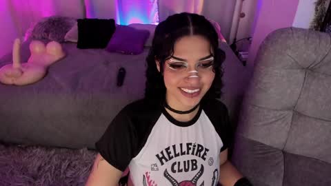 Snapshot of bunnypeachyy chatting on December 17, 2024, 5:40 am online show from December 17, 2024, 5:40 am