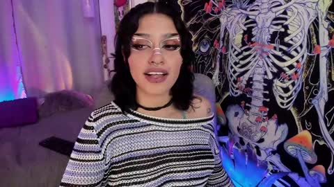 Snapshot of bunnypeachyy chatting on December 19, 2024, 5:18 am online show from December 19, 2024, 5:18 am