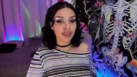 Snapshot of bunnypeachyy chatting on December 26, 2024, 7:03 am online show from December 26, 2024, 7:03 am