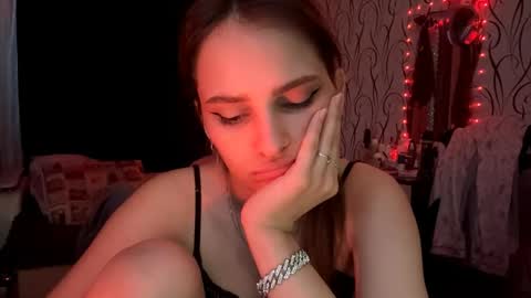 Bella online show from June 5, 2026, 11:38 am