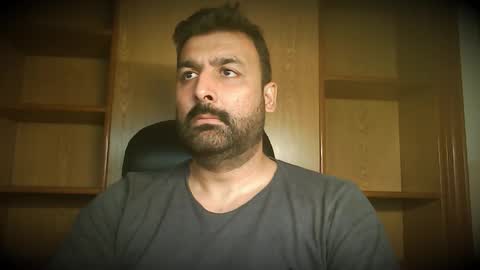 Hairy Arabian online show from October 22, 2025, 4:02 am