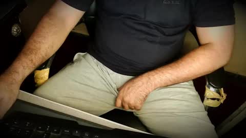 Hairy Arabian online show from October 31, 2025, 3:40 am