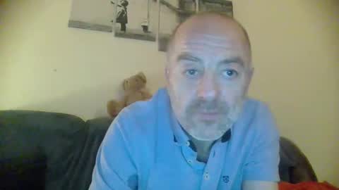 burnleyguy1977 online show from December 6, 2024, 4:36 am