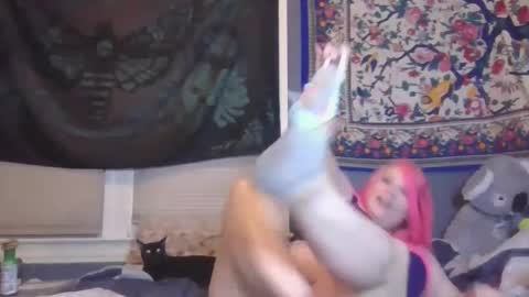 lilly online show from February 6, 2025, 9:43 am