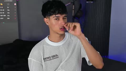 Snapshot of busterspinter chatting on December 4, 2024, 6:44 am Buster independent model online show from December 4, 2024, 6:44 am