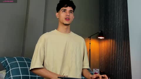 Snapshot of busterspinter chatting on January 3, 2025, 7:38 am Buster independent model online show from January 3, 2025, 7:38 am