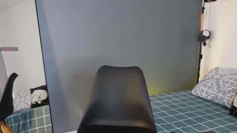 Snapshot of busterspinter chatting on October 5, 2025, 7:23 pm Buster independent model online show from October 5, 2025, 7:23 pm